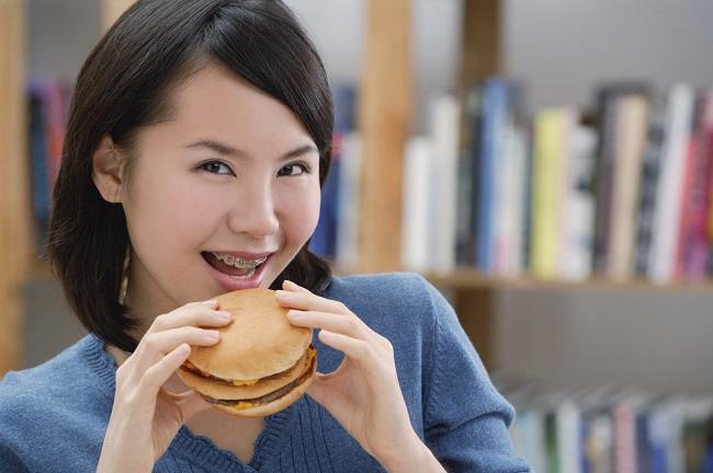 Kebiasaan Sehari-hari yang Diam-diam Merusak Kesehatan Tanpa Disadari